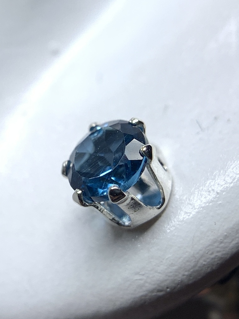 【1個売り】ロンドンブルートパーズのスタッドピアス 4mm