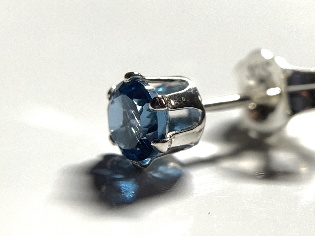 【1個売り】ロンドンブルートパーズのスタッドピアス 4mm