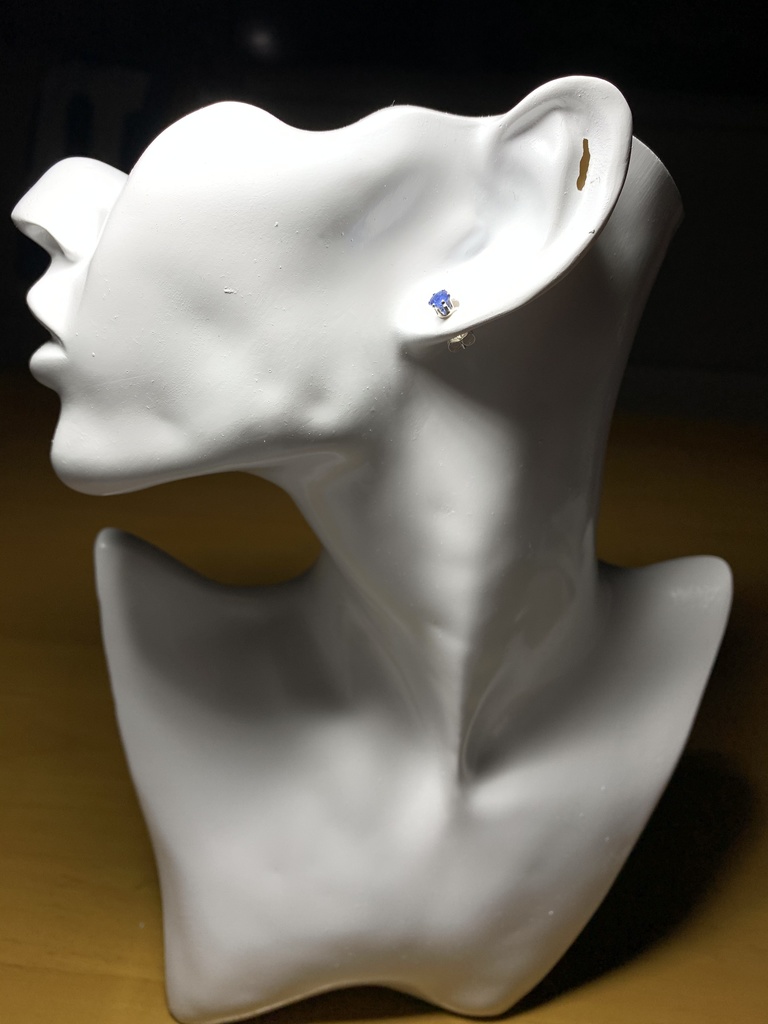 【再販】【1個売り】カイヤナイトのスタッドピアス 4mm(淡)