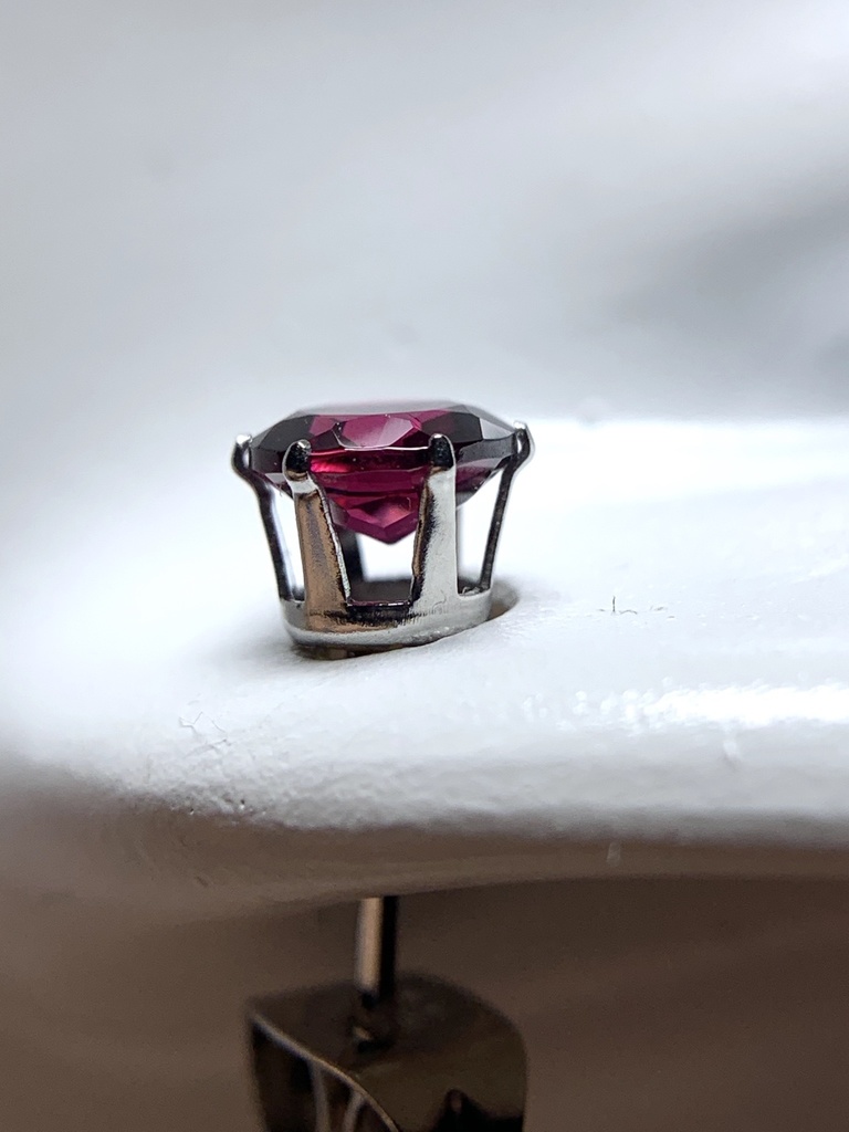 【再販】【1個売り】ロードライトガーネットのスタッドピアス(暗)5mm