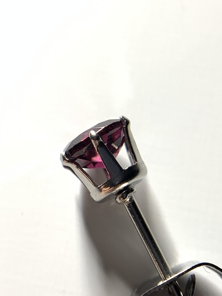 【再販】【1個売り】ロードライトガーネットのスタッドピアス(暗)5mm