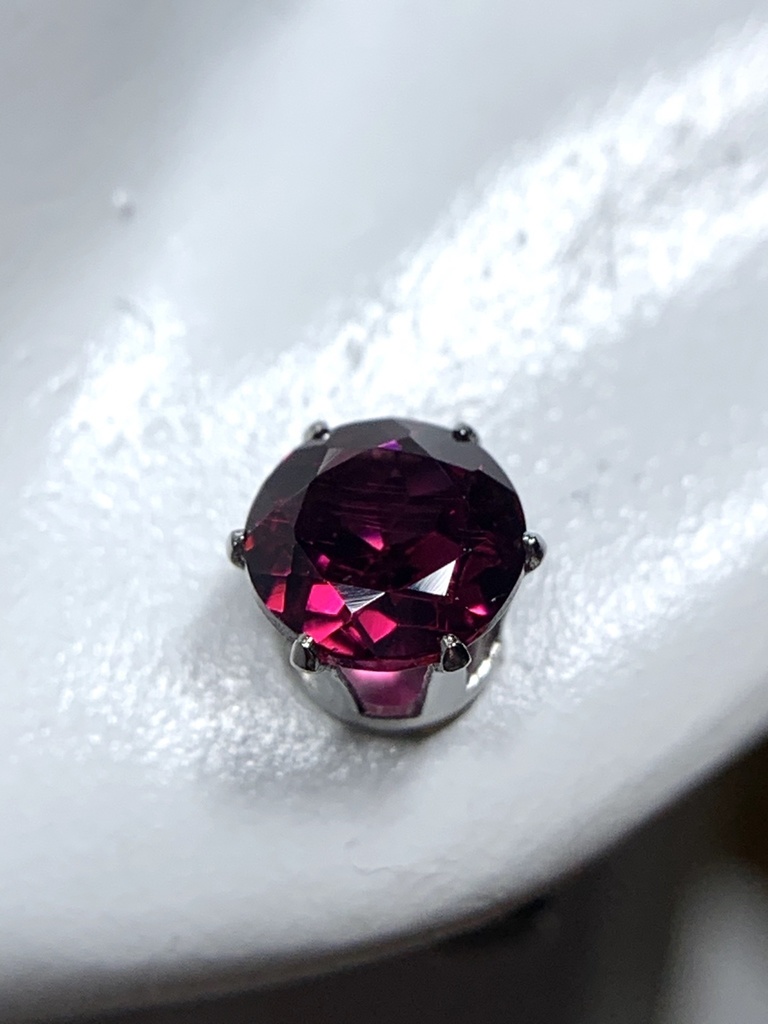 【再販】【1個売り】ロードライトガーネットのスタッドピアス(暗)5mm