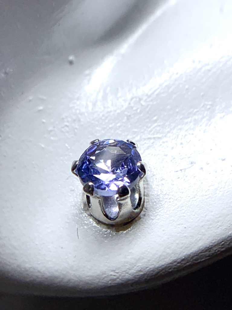 【1個売り】タンザナイトのスタッドピアス 4mm