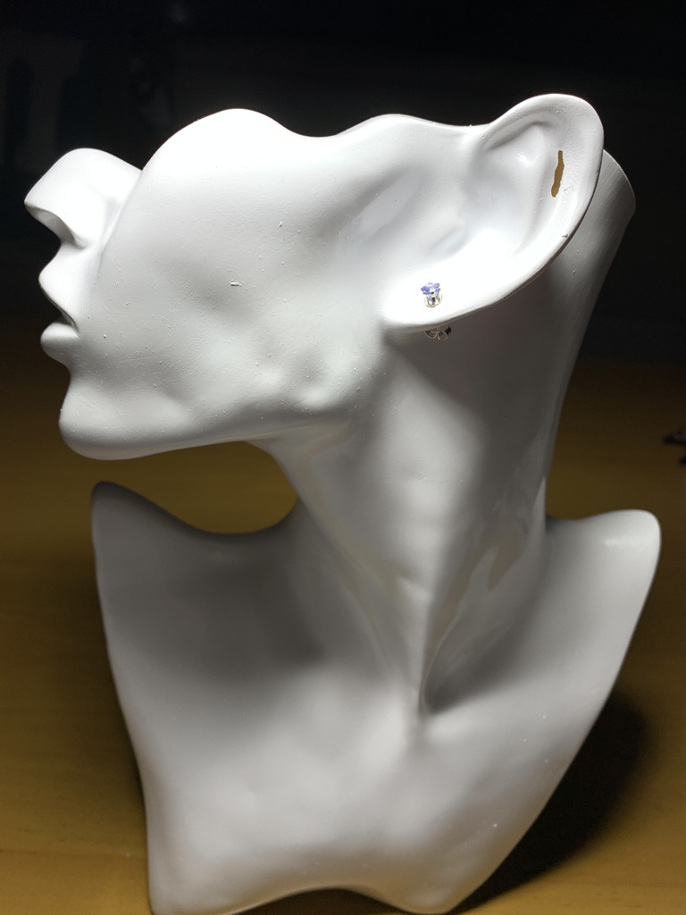 【1個売り】タンザナイトのスタッドピアス 4mm