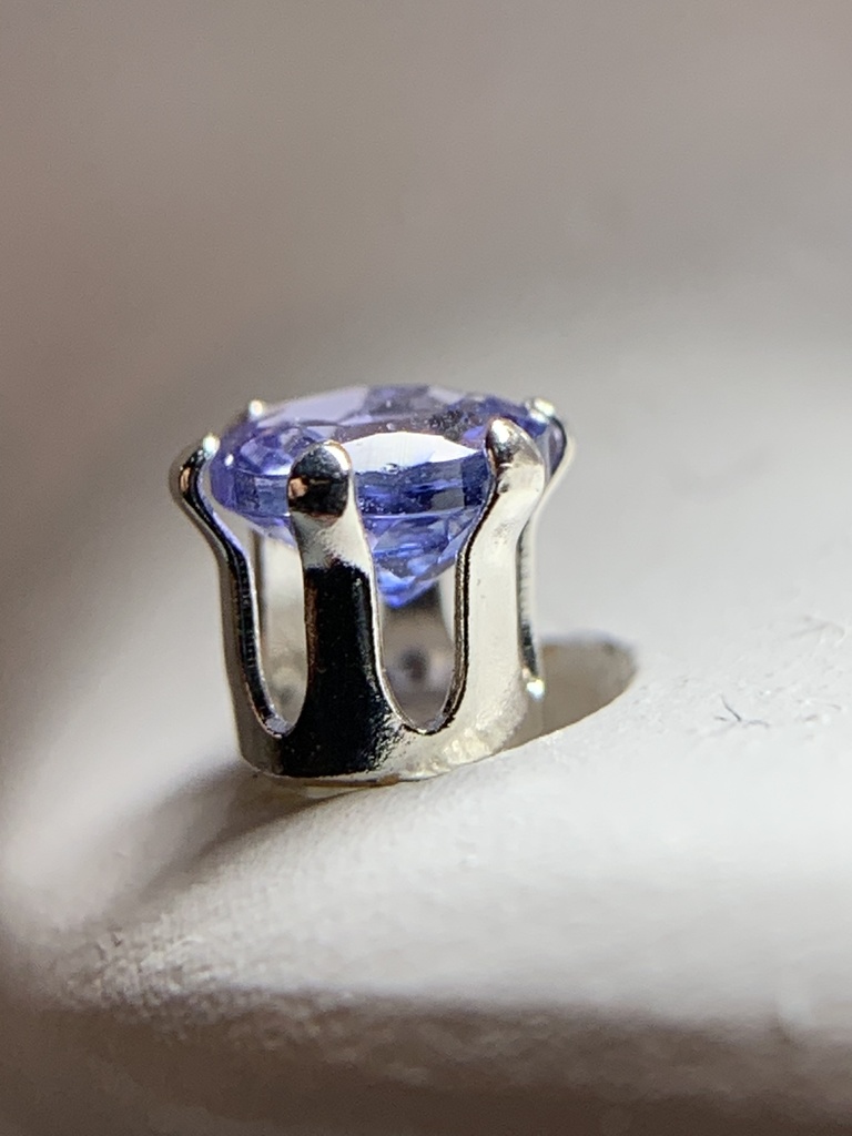 【1個売り】タンザナイトのスタッドピアス 4mm