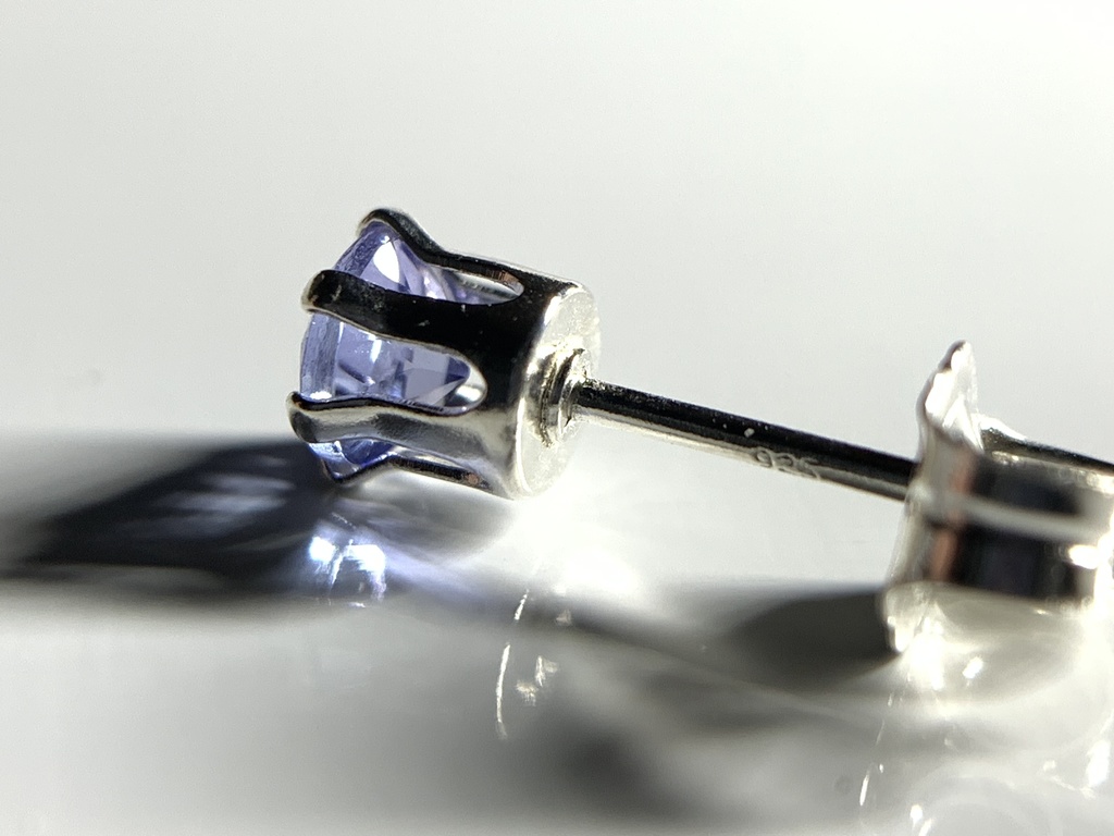 【1個売り】タンザナイトのスタッドピアス 4mm