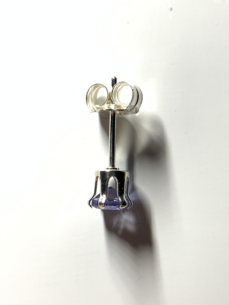 【1個売り】タンザナイトのスタッドピアス 4mm