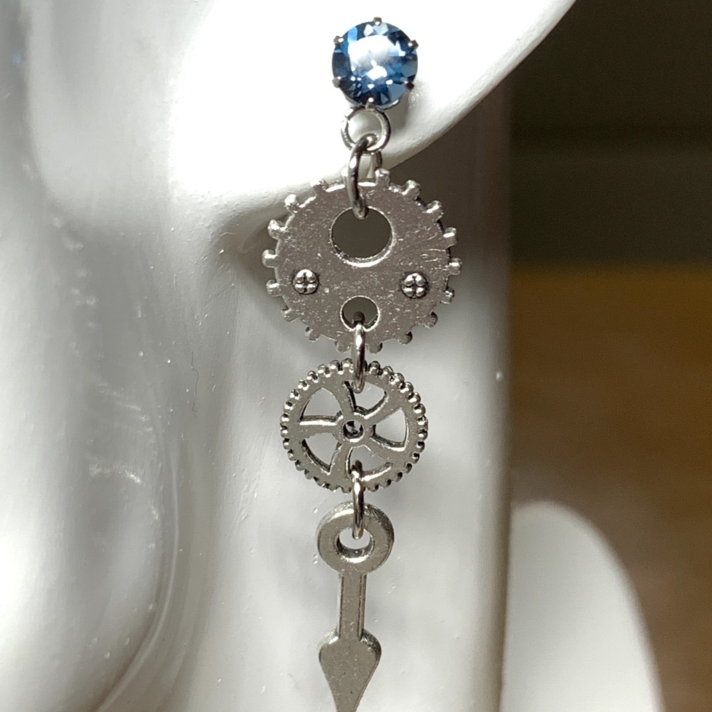 【1個売り】ロンドンブルートパーズと歯車のピアス