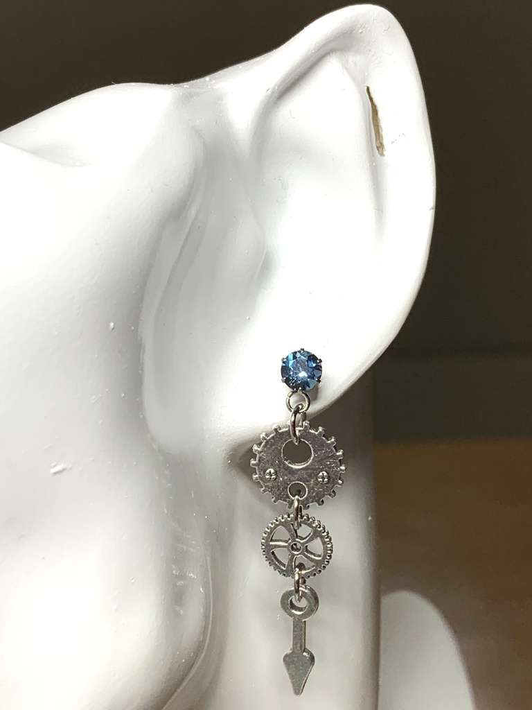 【1個売り】ロンドンブルートパーズと歯車のピアス