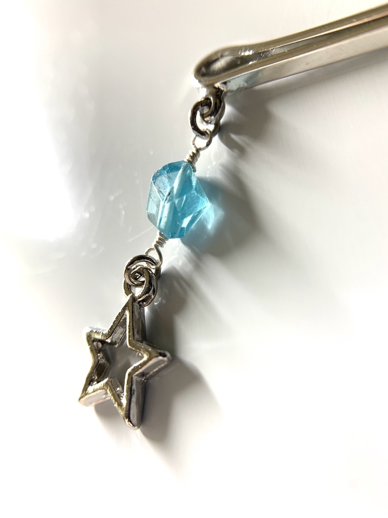 ブルーアパタイトとスターのヘアピン