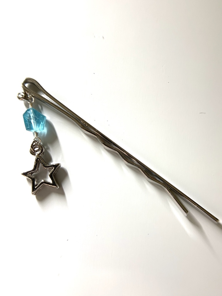 ブルーアパタイトとスターのヘアピン