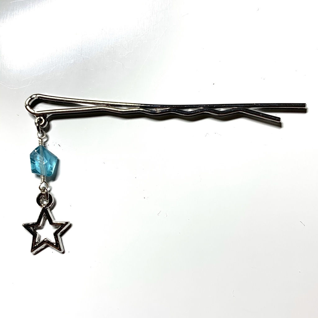 ブルーアパタイトとスターのヘアピン