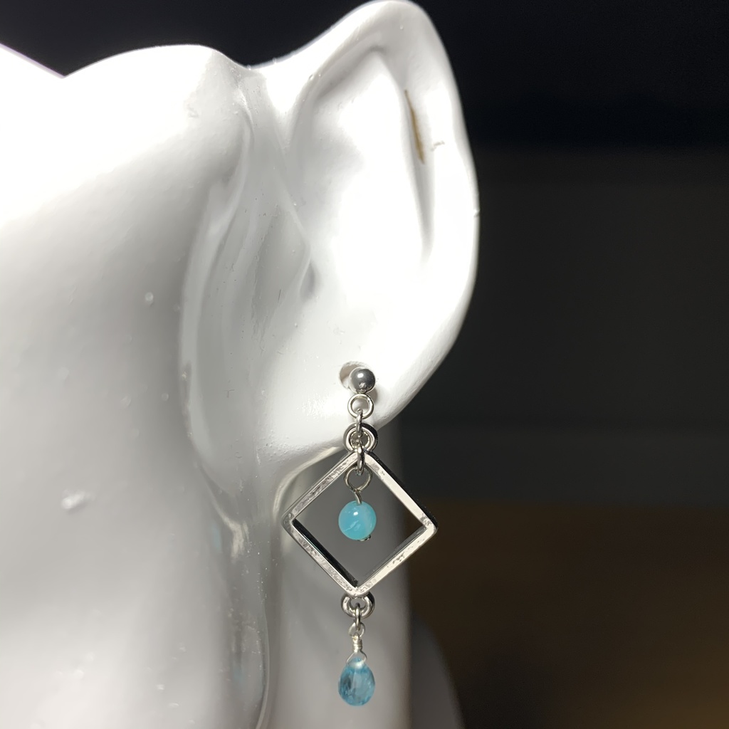 【1個売り】アマゾナイトとブルーアパタイトの夏色ピアス