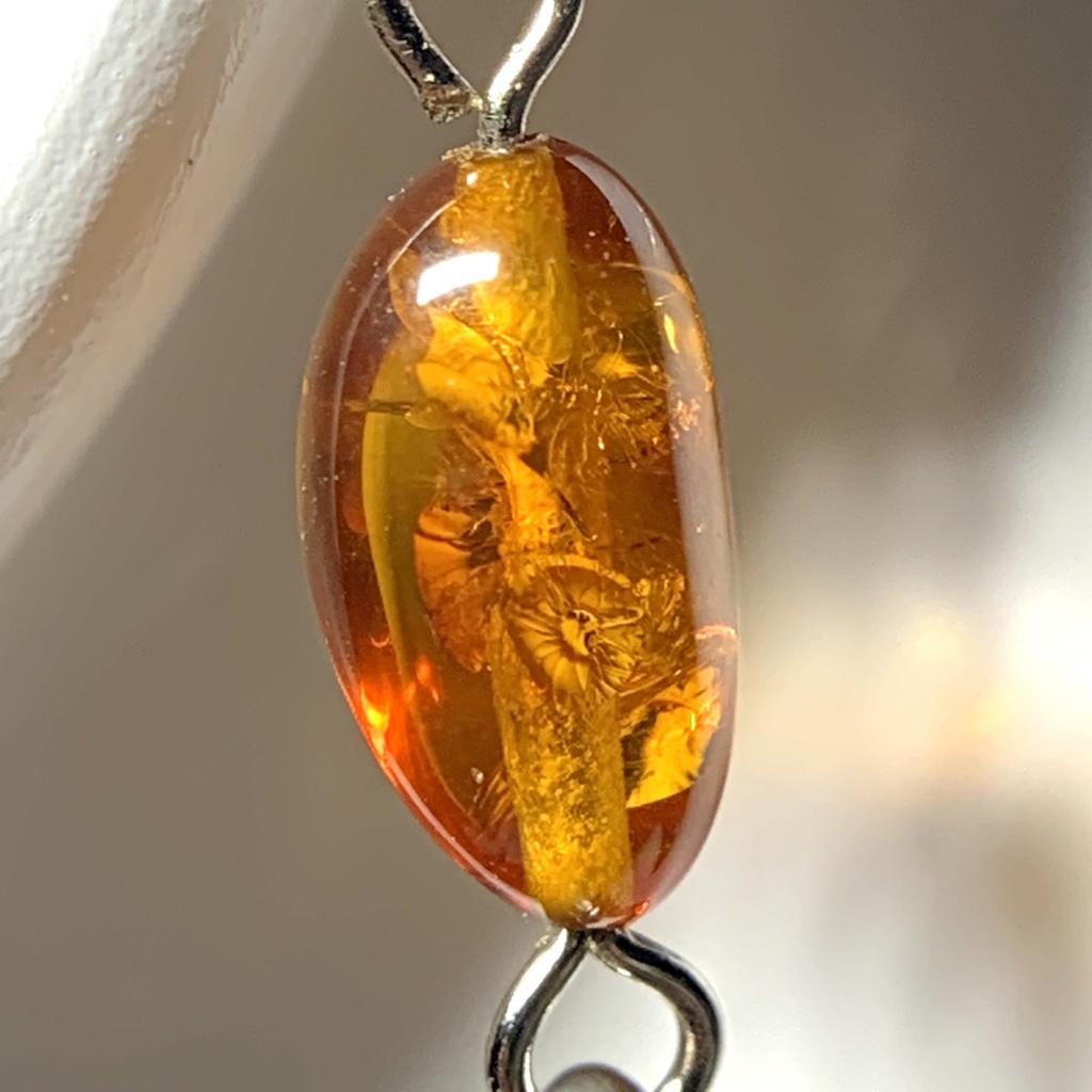 琥珀とニードルのイヤーカフ