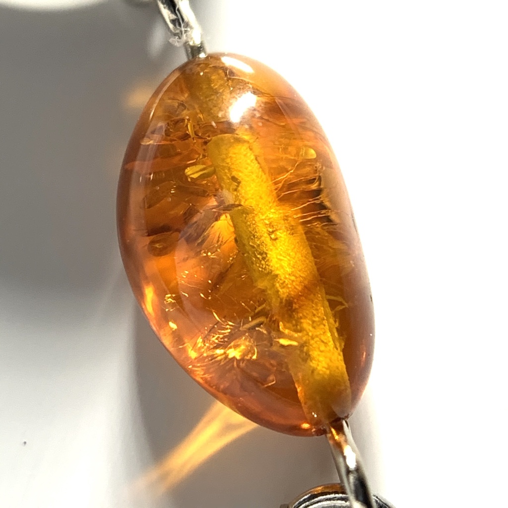 琥珀とニードルのイヤーカフ