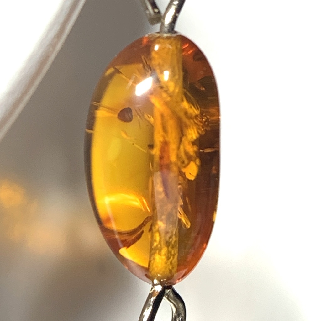 琥珀とニードルのイヤーカフ