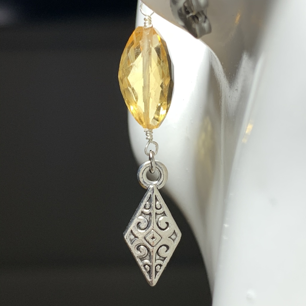 【1個売り】シトリンとボヘミアン風パーツのピアス