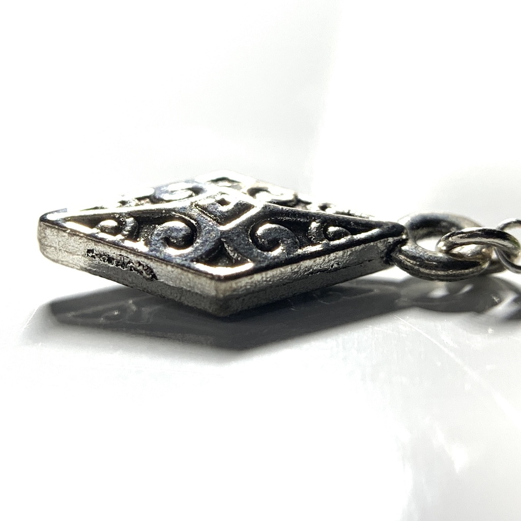 【1個売り】ペリドットとボヘミアン風パーツのピアス