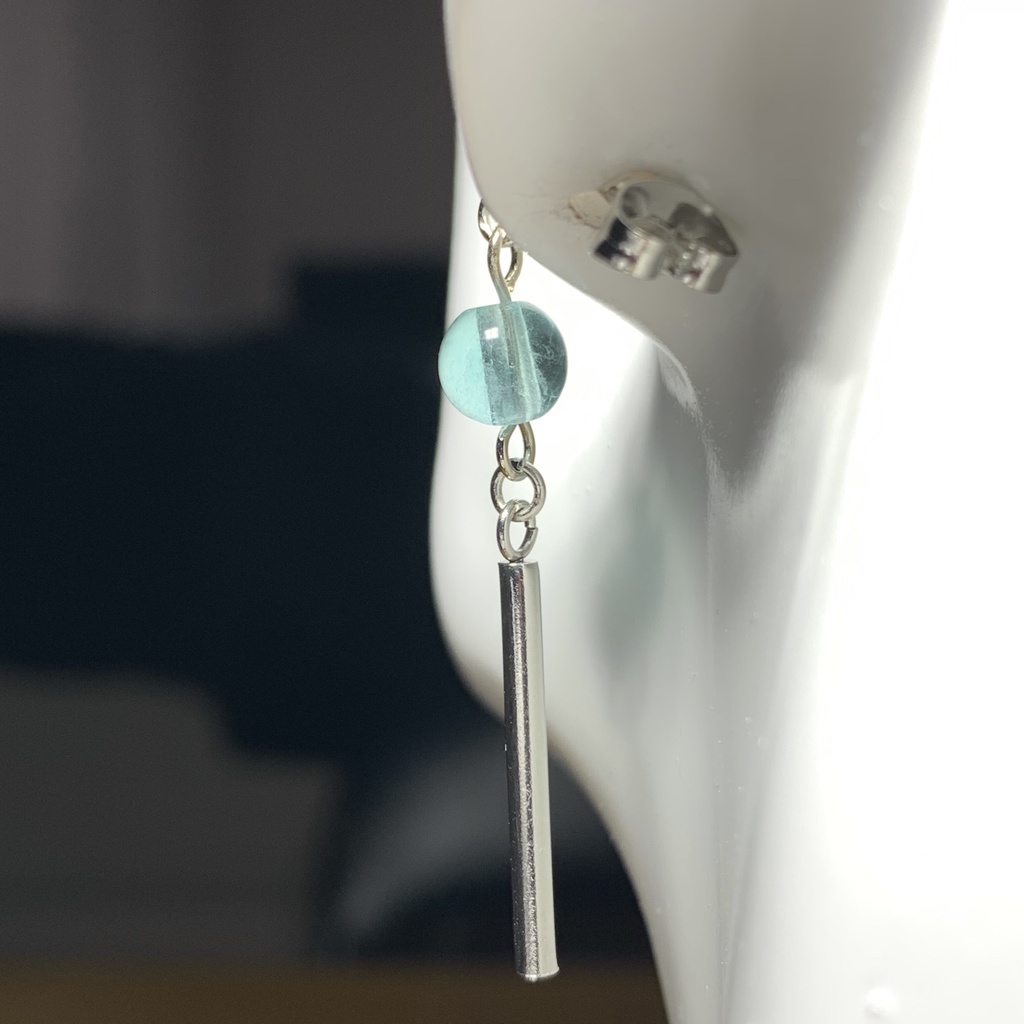 【1個売り】フローライトとスティックのピアス