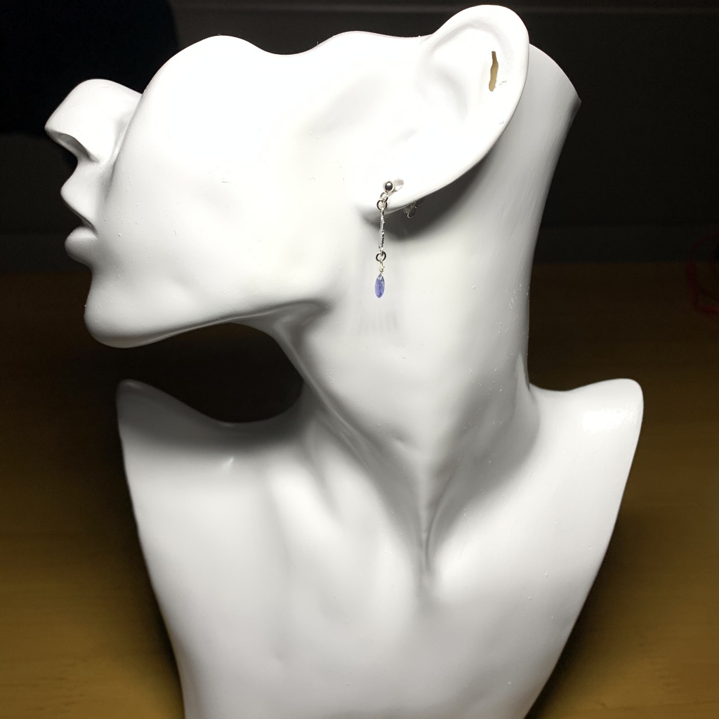 【1個売り】タンザナイトとネコのピアス