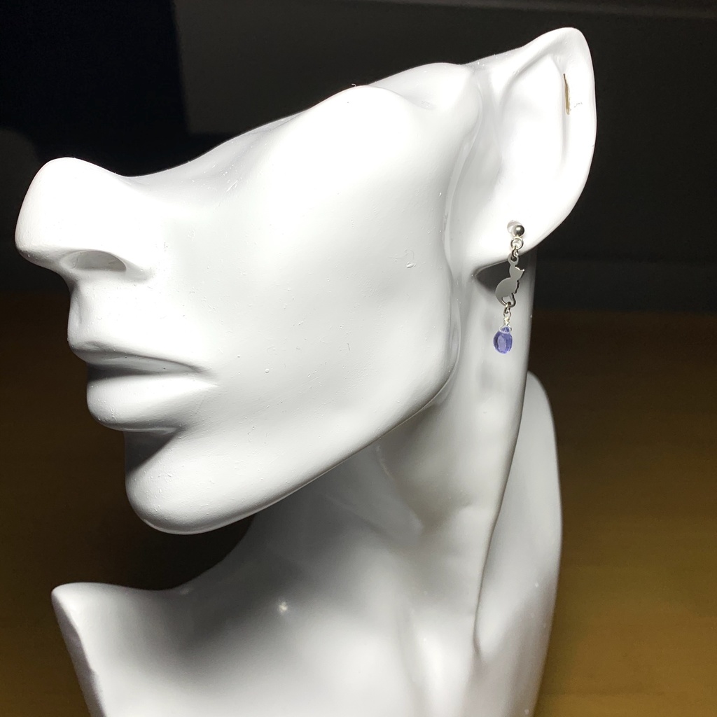 【1個売り】タンザナイトとネコのピアス