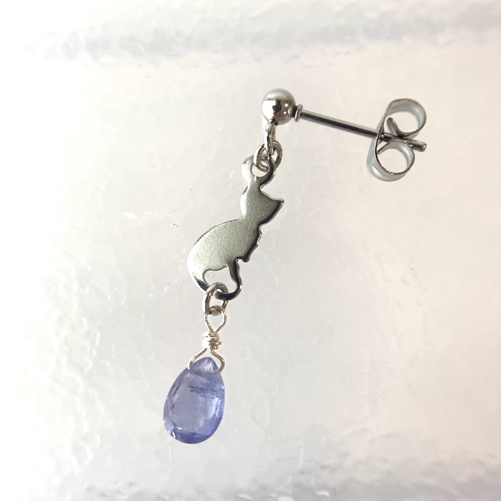 【1個売り】タンザナイトとネコのピアス