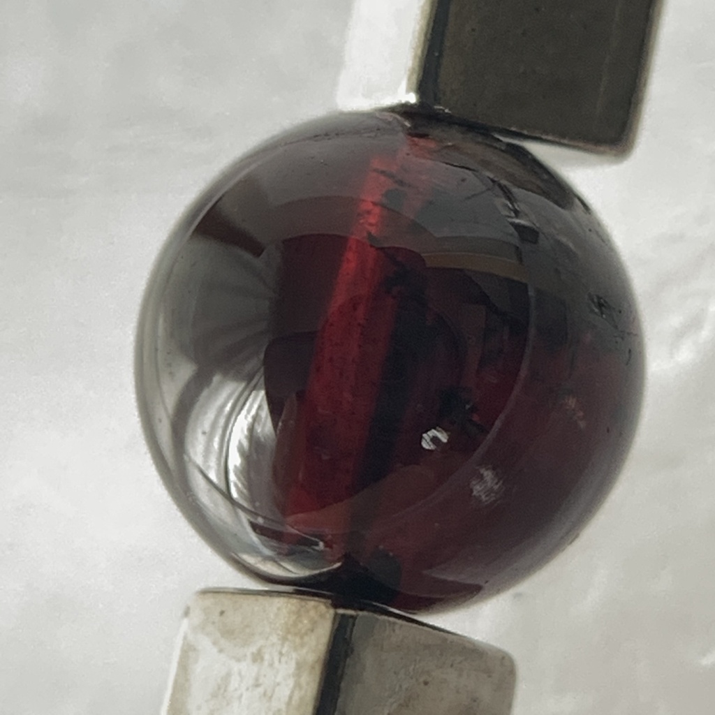 【1個売り】(訳あり)ガーネットとキューブとクロスのピアス