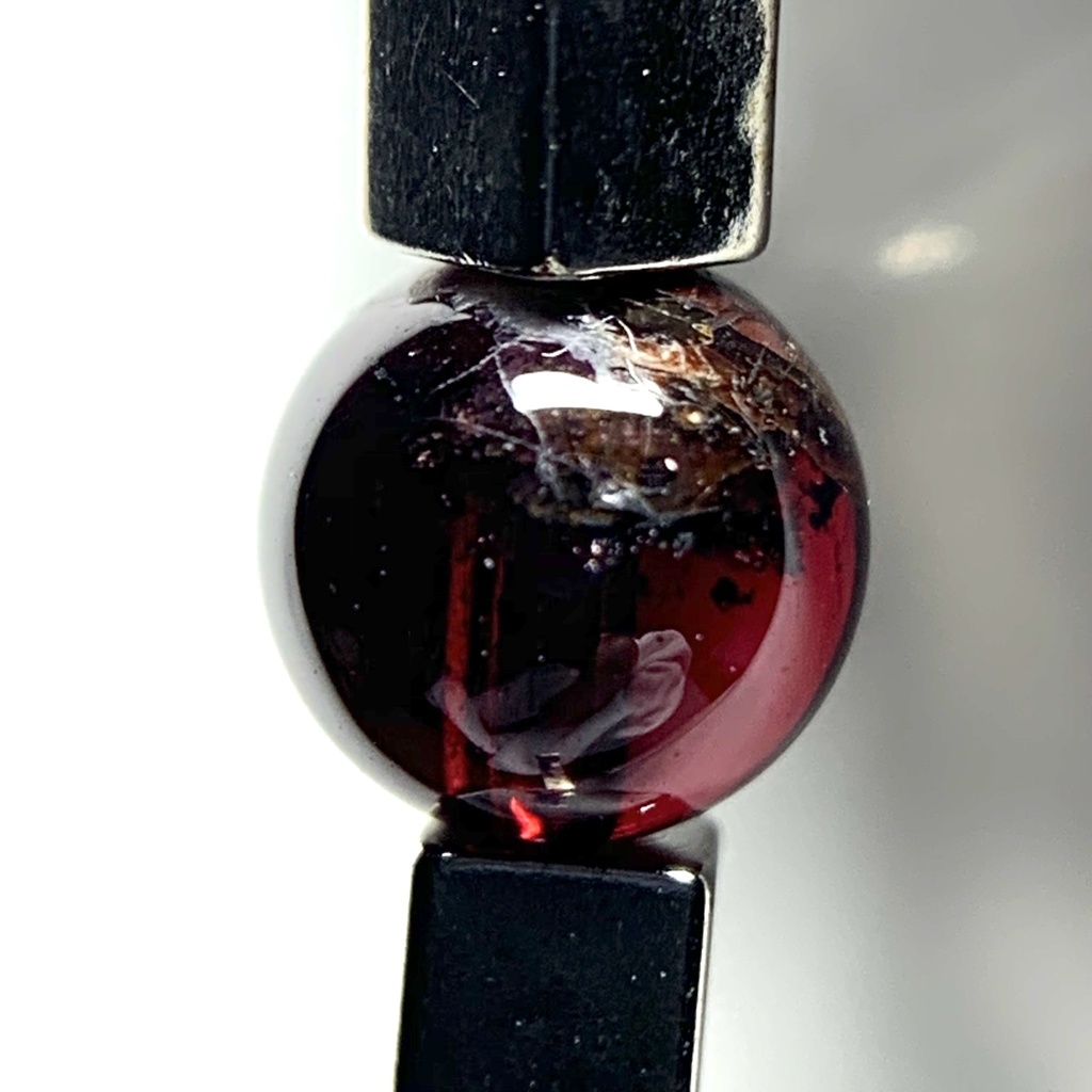 【1個売り】(訳あり)ガーネットとキューブとクロスのピアス