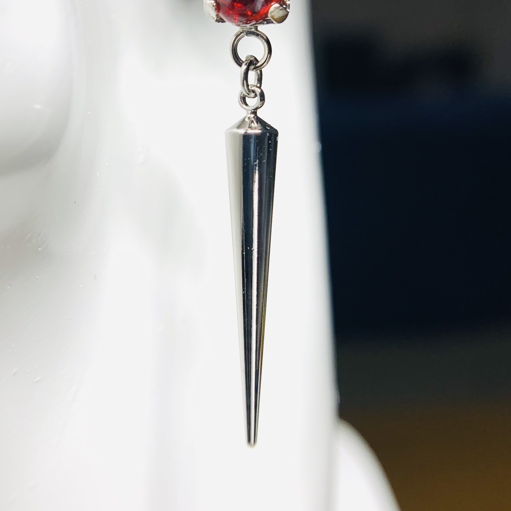 【1個売り】(試作品)ガーネットとスカルとスパイクのピアス