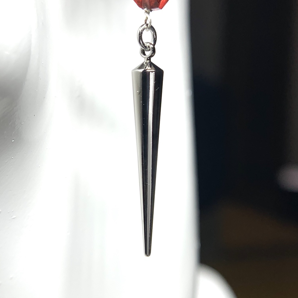 【1個売り】ガーネットとスカルとスパイクのピアス