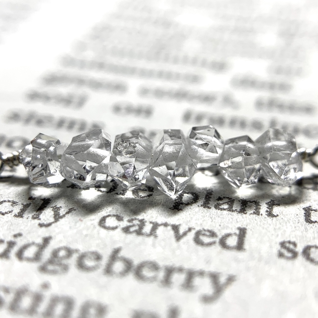 ダイヤモンドクォーツと水晶のしおり