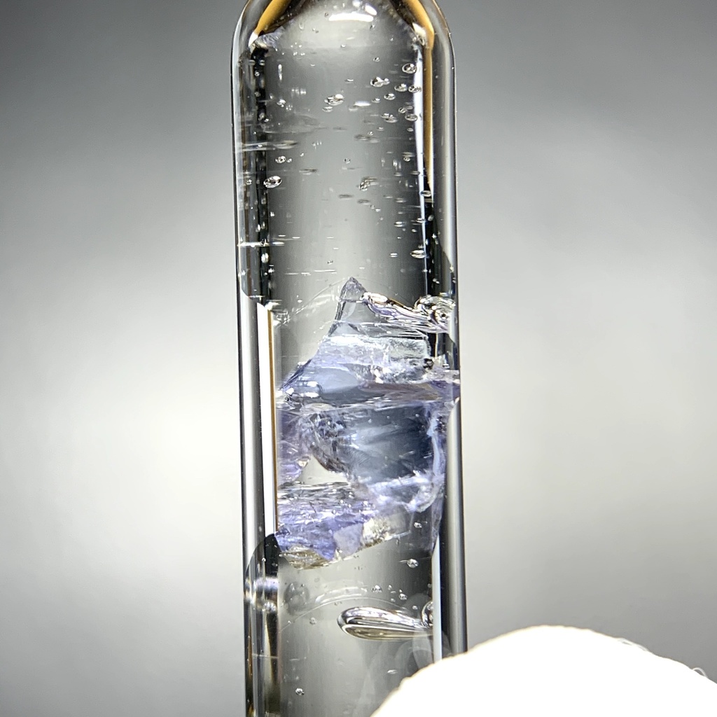 タンザナイト入り試験管(小)