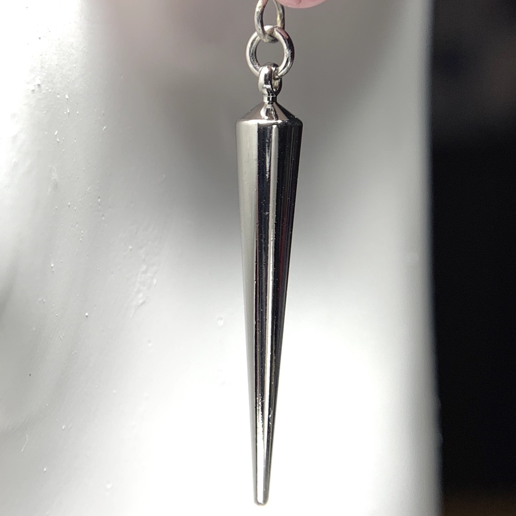 【1個売り】ロードナイトの薔薇のピアス