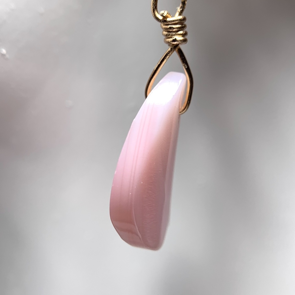 【1個売り】クィーンコンクシェルの桜ピアス