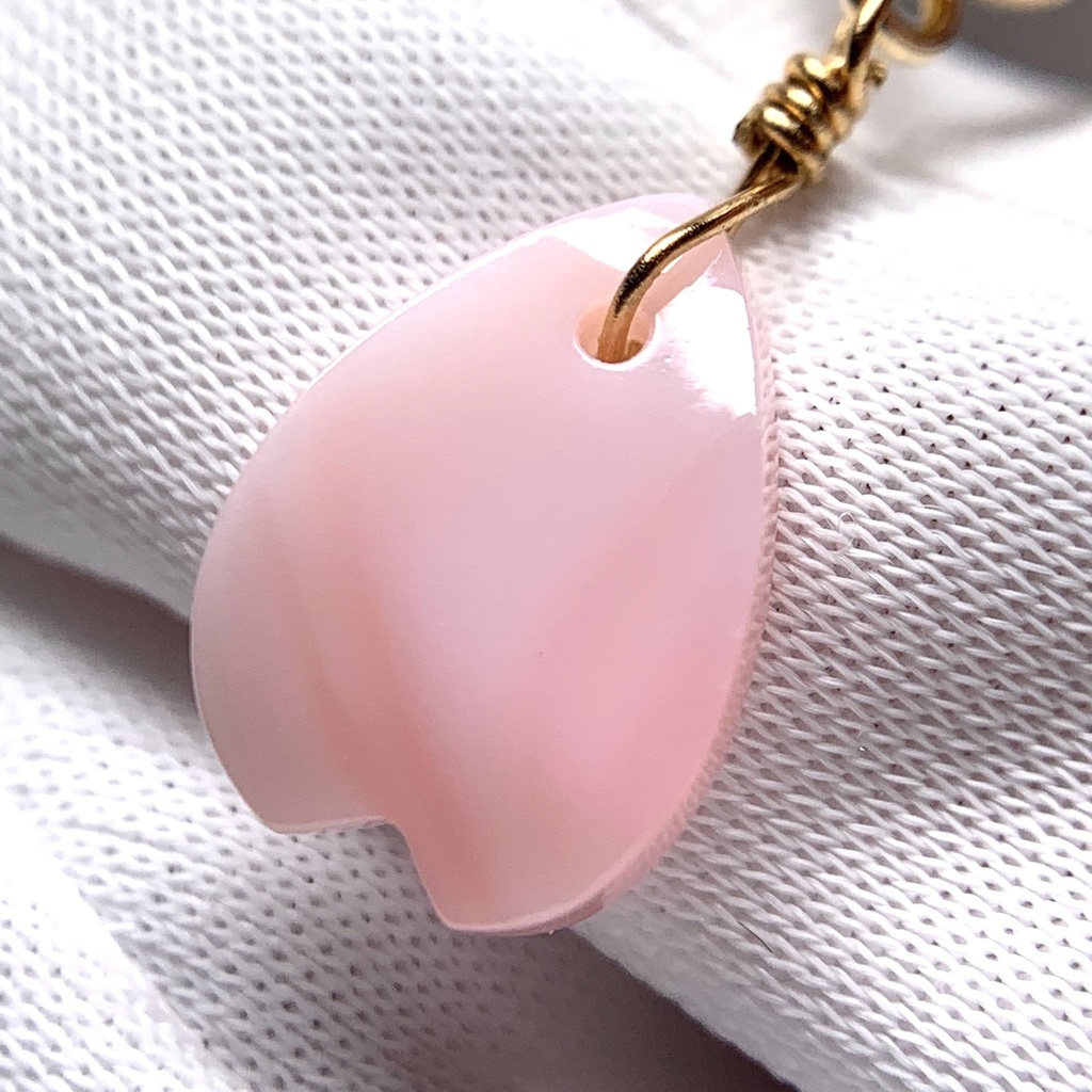 【1個売り】クィーンコンクシェルの桜ピアス