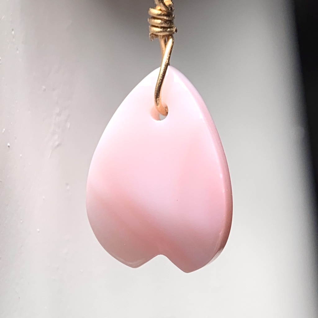 【1個売り】クィーンコンクシェルの桜ピアス