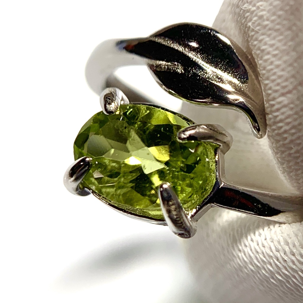 ペリドットのリーフリング