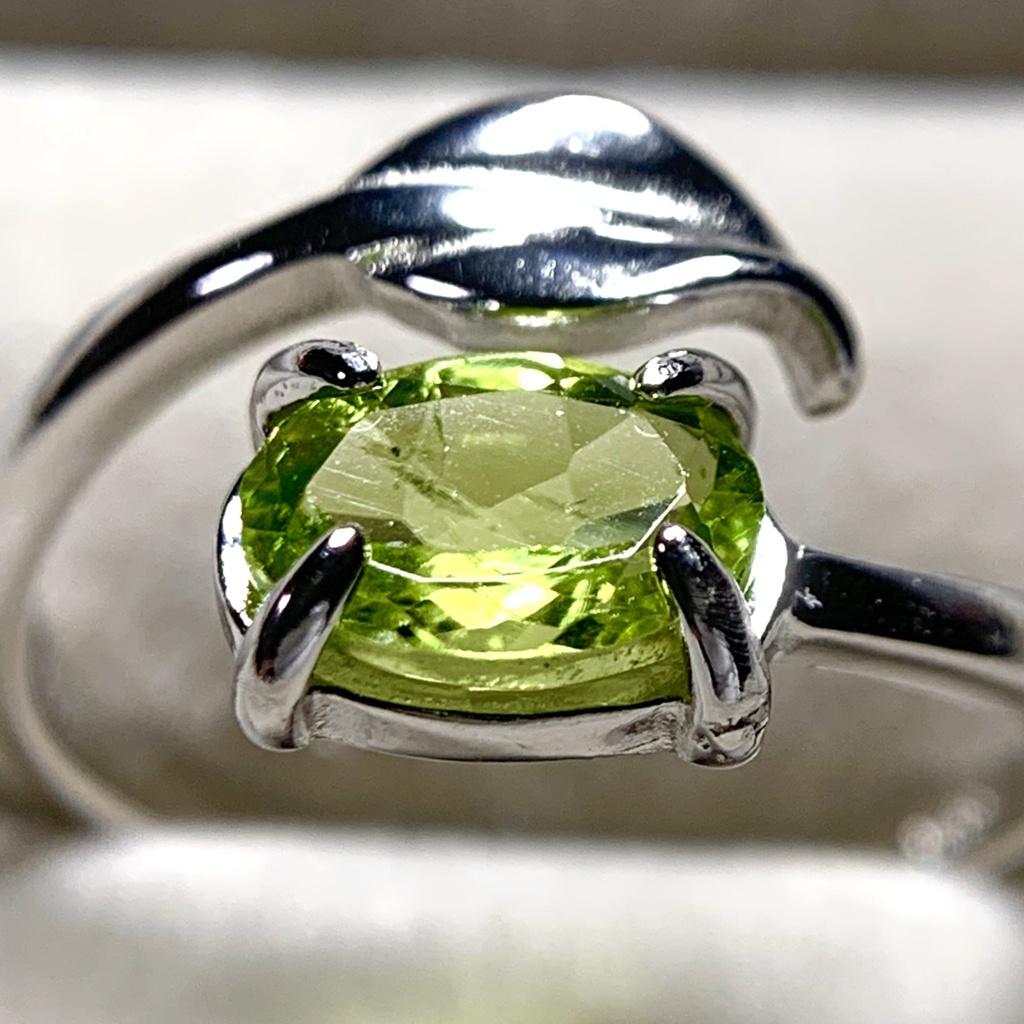 ペリドットのリーフリング