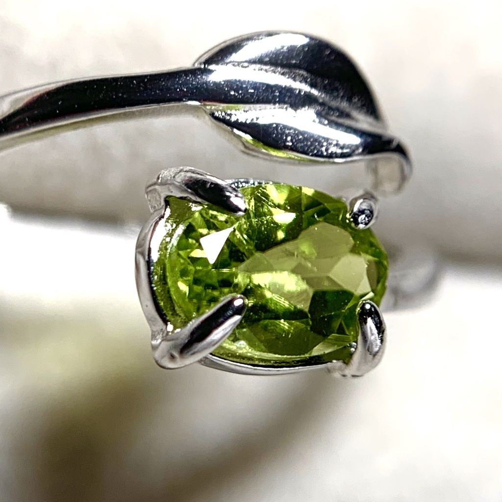 ペリドットのリーフリング