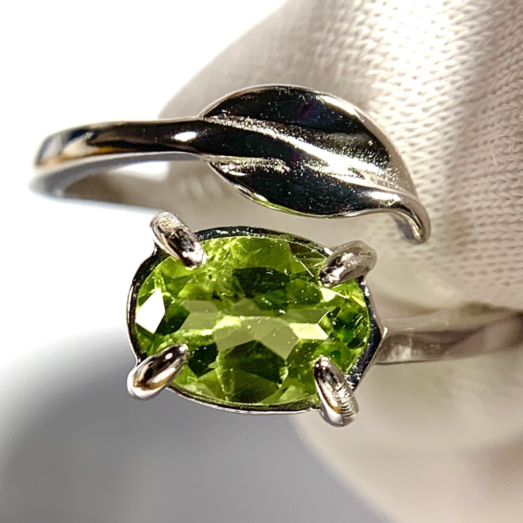 ペリドットのリーフリング