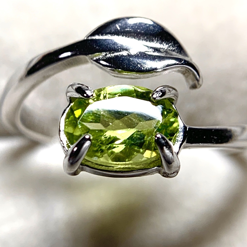 ペリドットのリーフリング