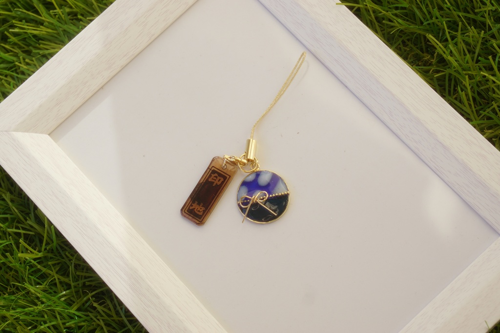 5年生私服ストラップ*武器影絵チャーム付き*