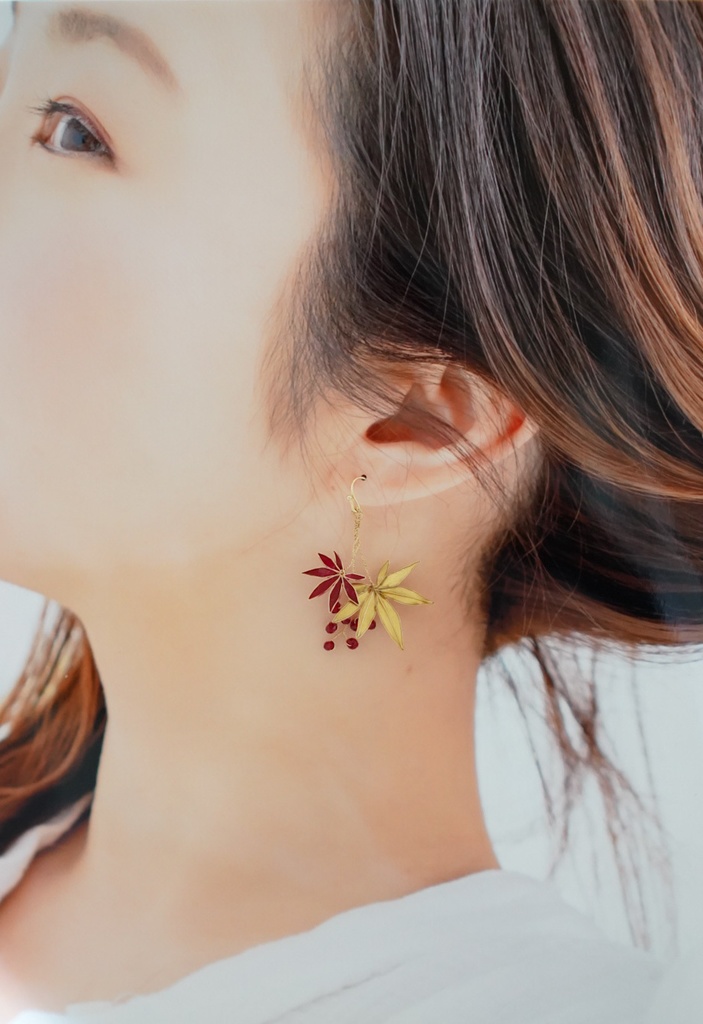 秋色木の実と紅葉のスワッグなアクセサリー