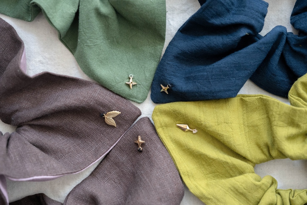 【 3way 】学年カラースクエアシュシュ