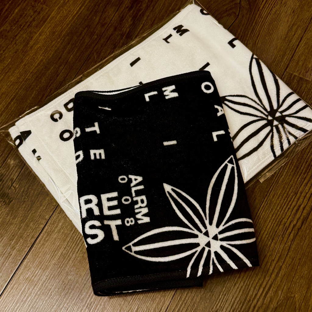 ALRM008 FUTURE PAST TOWEL