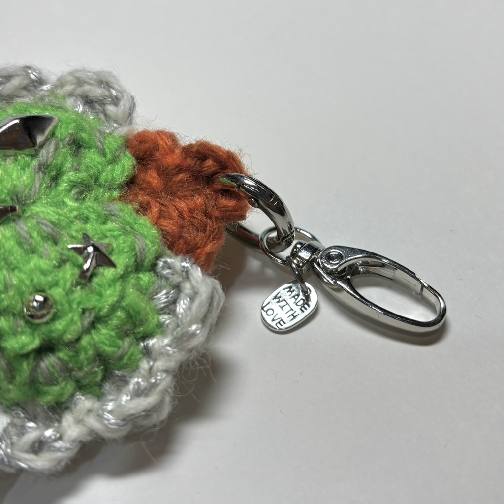 コラソンお守りキーホルダー ライムグリーン×ホワイト/シルバー