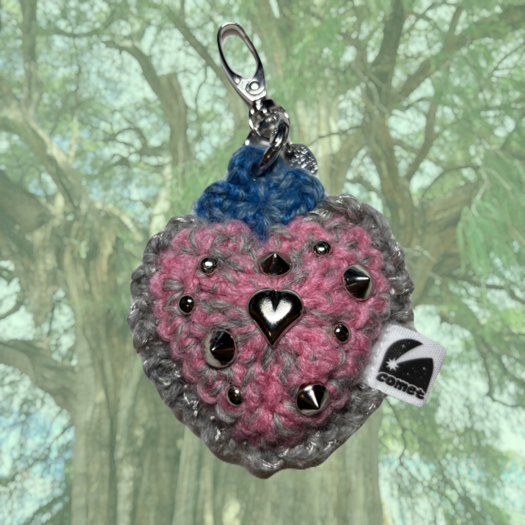 コラソンお守りキーホルダー　ピンク×シルバー/グレー