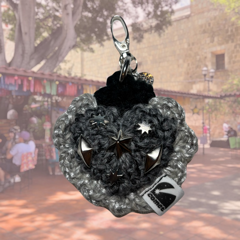 コラソンお守りキーホルダー　ダークグレー/ブラックミニスパンコール×シルバー/グレー