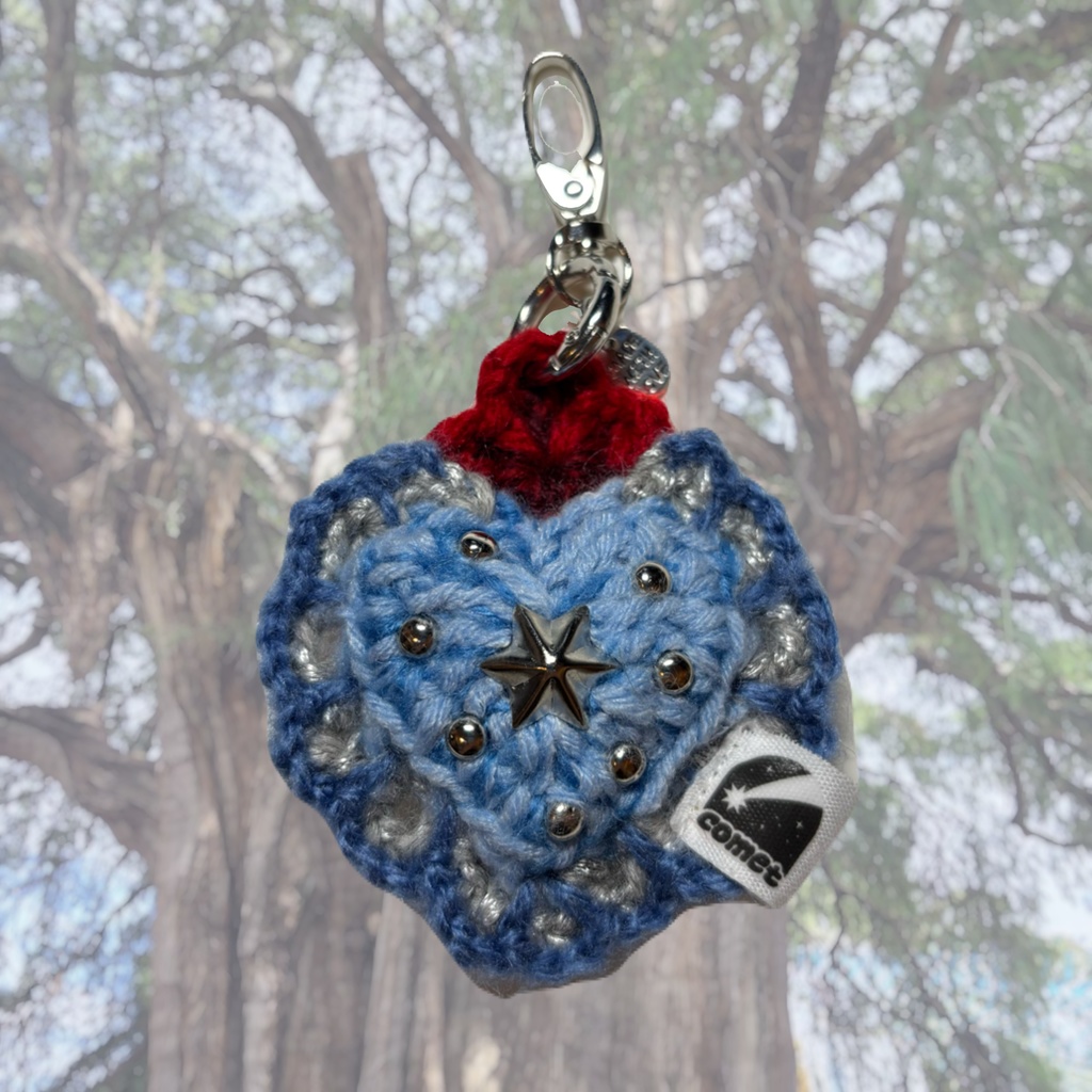 コラソンお守りキーホルダー　ライトブルー×シルバー/グレイッシュブルー