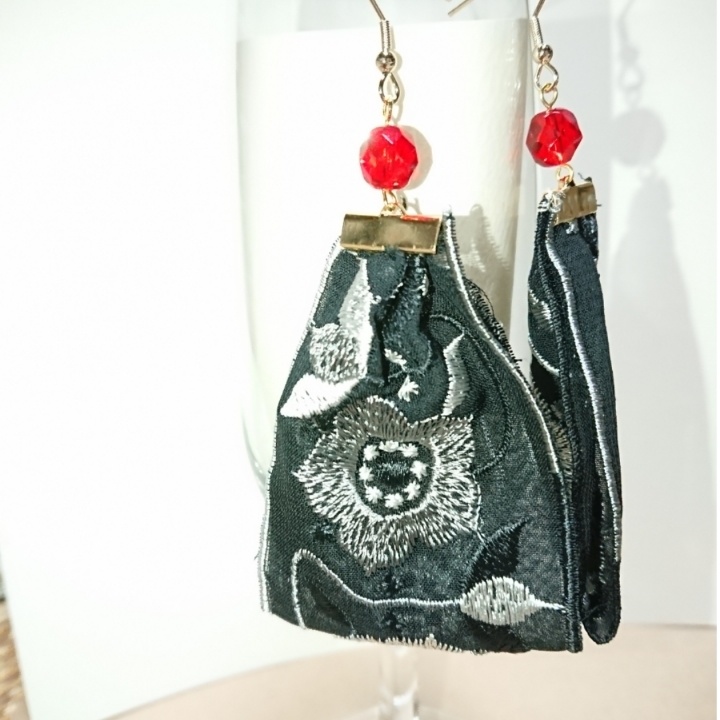 鶴見 イメージピアス&イヤリング